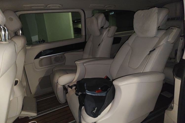 Used Mercedes-Benz V-Class 2016 V 260 L Prestige Extended Edition Left Rear Seat
