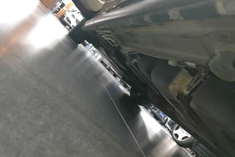 Used Mercedes-Benz V-Class 2016 V 260 Avantgarde Edition Left Side Sill