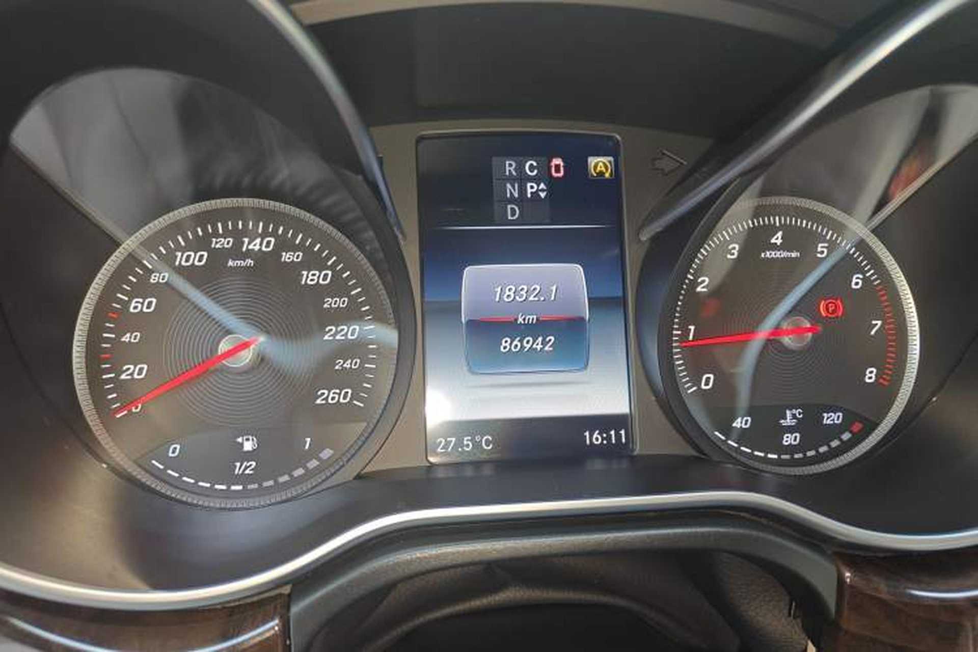 Used Mercedes-Benz V-Class 2016 V 260 L Prestige Extended Edition Odometer Close Up