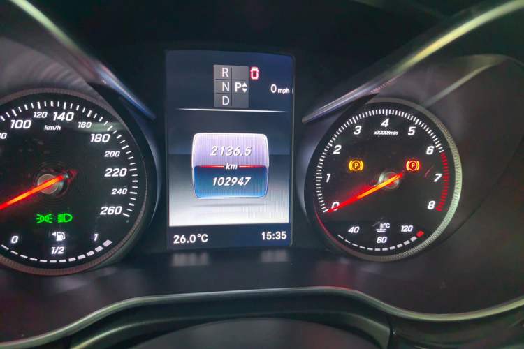 Used Mercedes-Benz V-Class 2016 V 260 L Prestige Extended Edition Odometer Close Up