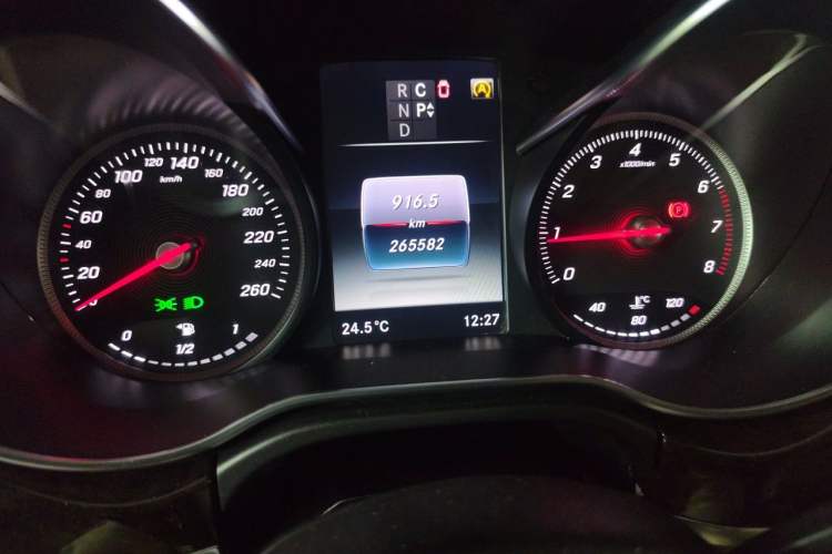 Used Mercedes-Benz V-Class 2016 V 260 L Prestige Extended Edition Odometer Close Up