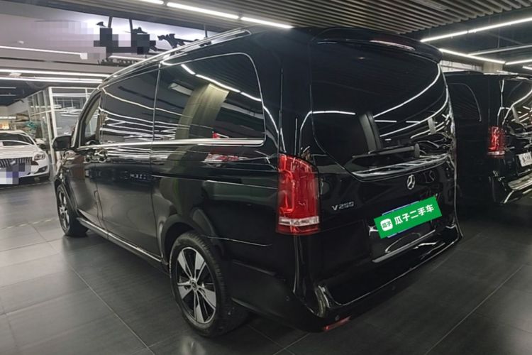 Used Mercedes-Benz V-Class 2016 V 260 Avantgarde Edition Rear Left 45 Deg