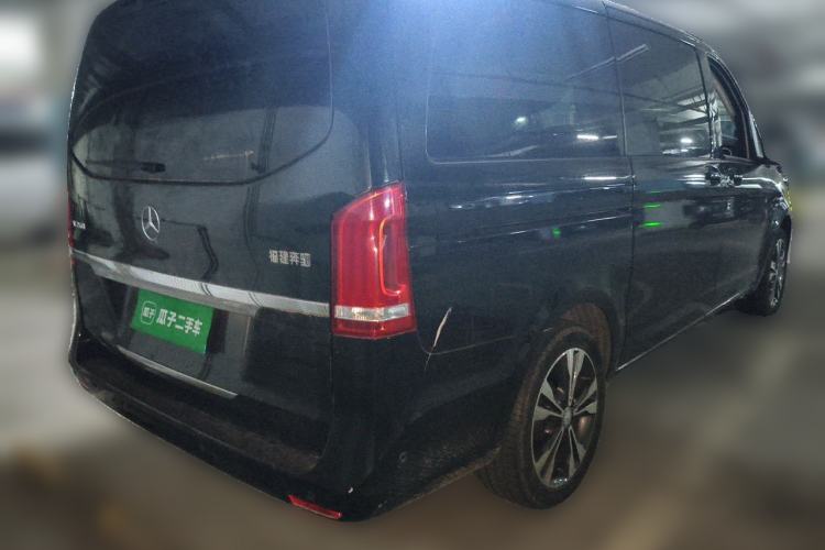 Used Mercedes-Benz V-Class 2016 V 260 Avantgarde Edition Rear Right 45 Deg