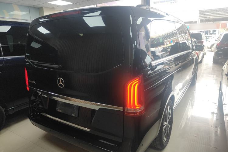 Used Mercedes-Benz V-Class 2016 V 260 L Prestige Extended Edition Rear Right 45 Deg