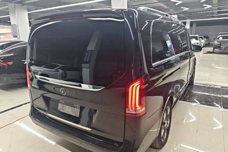 Used Mercedes-Benz V-Class 2016 V 260 L Prestige Extended Edition Rear Right 45 Deg