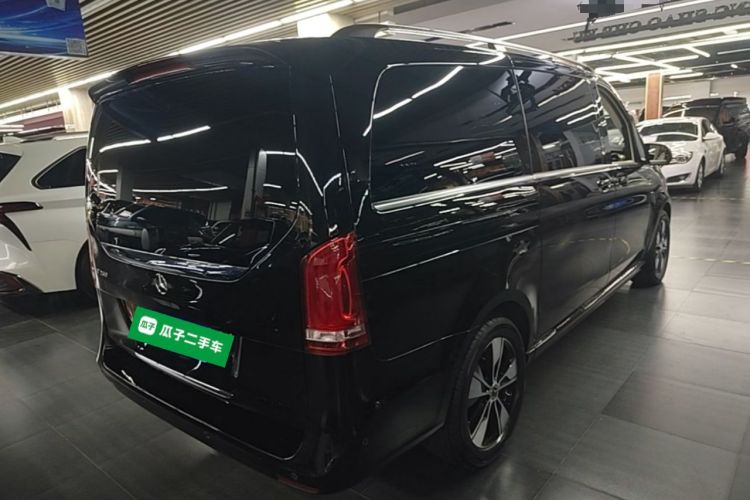 Used Mercedes-Benz V-Class 2016 V 260 Avantgarde Edition Rear Right 45 Deg