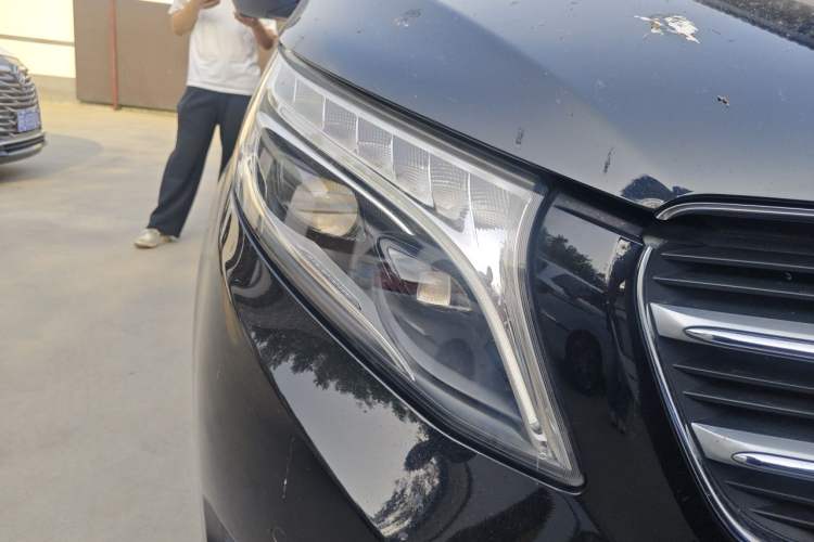 Used Mercedes-Benz V-Class 2016 V 260 Avantgarde Edition Right Front Headlight