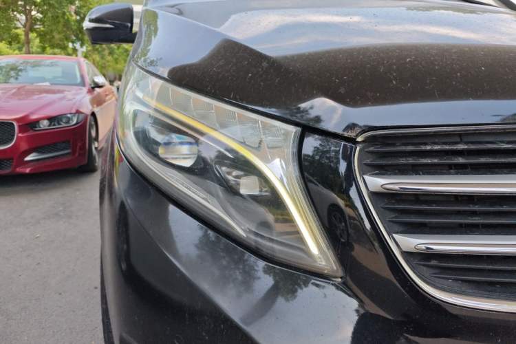 Used Mercedes-Benz V-Class 2016 V 260 Prestige Edition Right Front Headlight