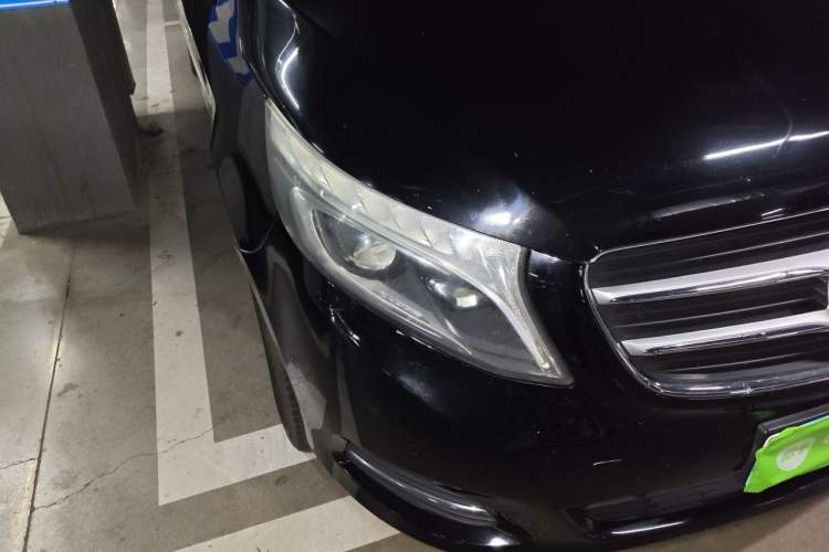 Used Mercedes-Benz V-Class 2016 V 260 L Prestige Extended Edition Right Front Headlight