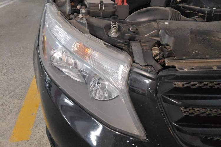 Used Mercedes-Benz V-Class  Right Front Headlight