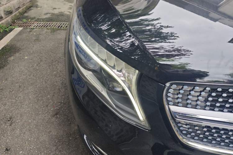 Used Mercedes-Benz V-Class 2016 V 260 Prestige Edition Right Front Headlight