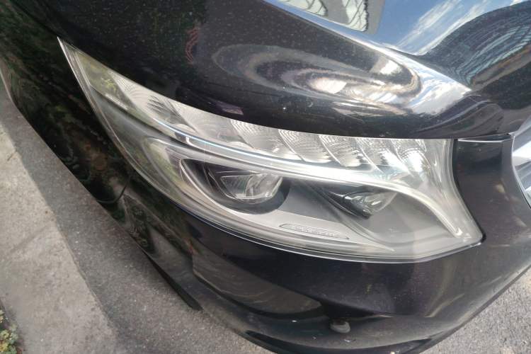 Used Mercedes-Benz V-Class 2016 V 260 L Prestige Extended Edition Right Front Headlight