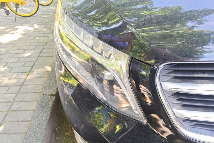 Used Mercedes-Benz V-Class 2016 V 260 Avantgarde Edition Right Front Headlight