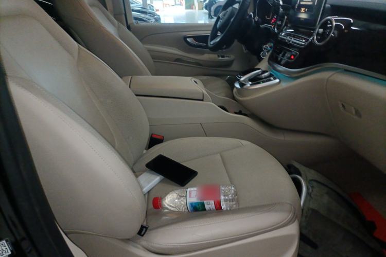 Used Mercedes-Benz V-Class 2016 V 260 L Prestige Extended Edition Right Front Seat