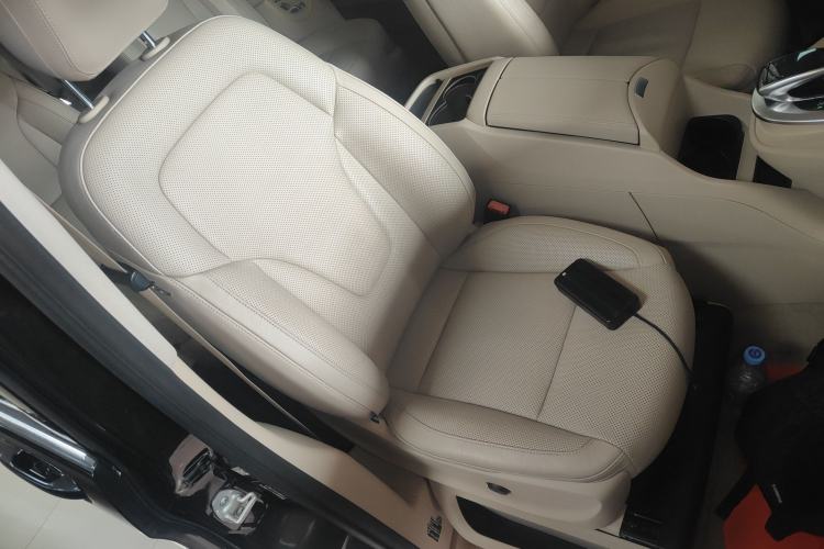 Used Mercedes-Benz V-Class 2016 V 260 L Prestige Extended Edition Right Front Seat