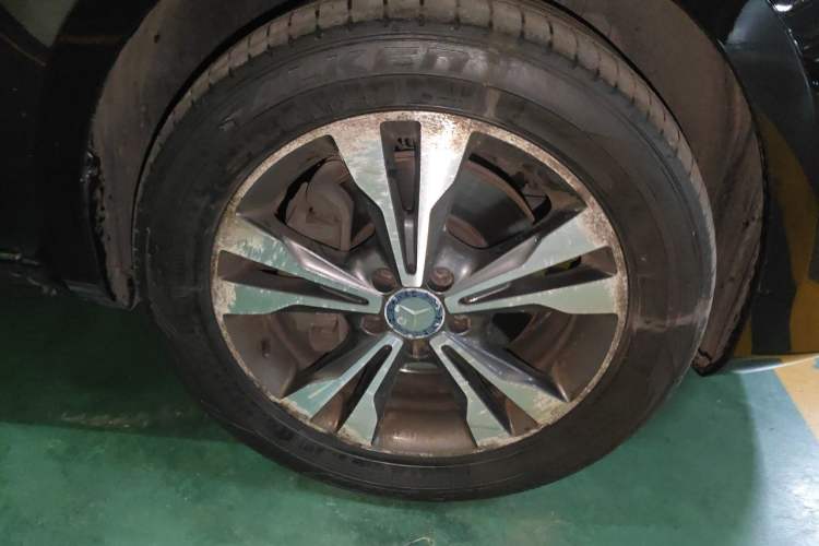 Used Mercedes-Benz V-Class 2016 V 260 Avantgarde Edition Right Front Wheel Hub