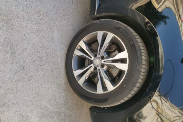Used Mercedes-Benz V-Class 2016 V 260 L Prestige Extended Edition Right Front Wheel Hub