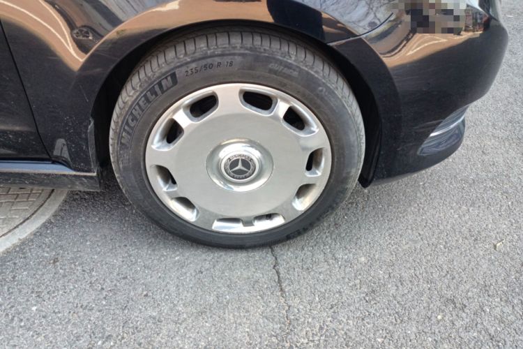 Used Mercedes-Benz V-Class 2016 V 260 L Prestige Extended Edition Right Front Wheel Hub
