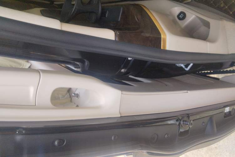 Used Mercedes-Benz V-Class 2016 V 260 L Prestige Extended Edition Right Rear Door Interior