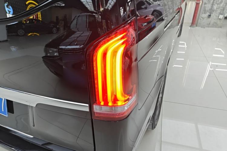 Used Mercedes-Benz V-Class 2016 V 260 L Prestige Extended Edition Right Rear Taillight