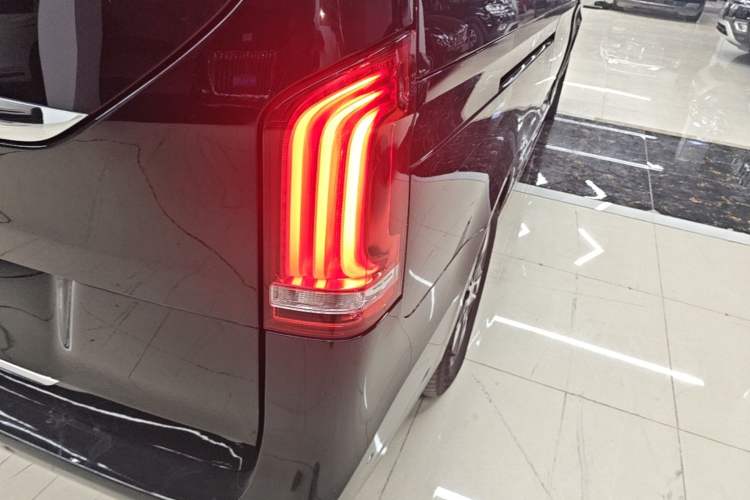 Used Mercedes-Benz V-Class 2016 V 260 L Prestige Extended Edition Right Rear Taillight