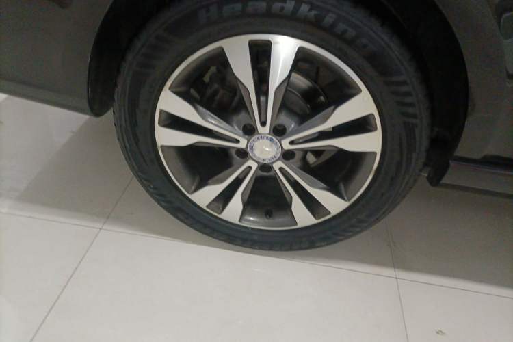 Used Mercedes-Benz V-Class 2016 V 260 L Prestige Extended Edition Right Rear Wheel Hub