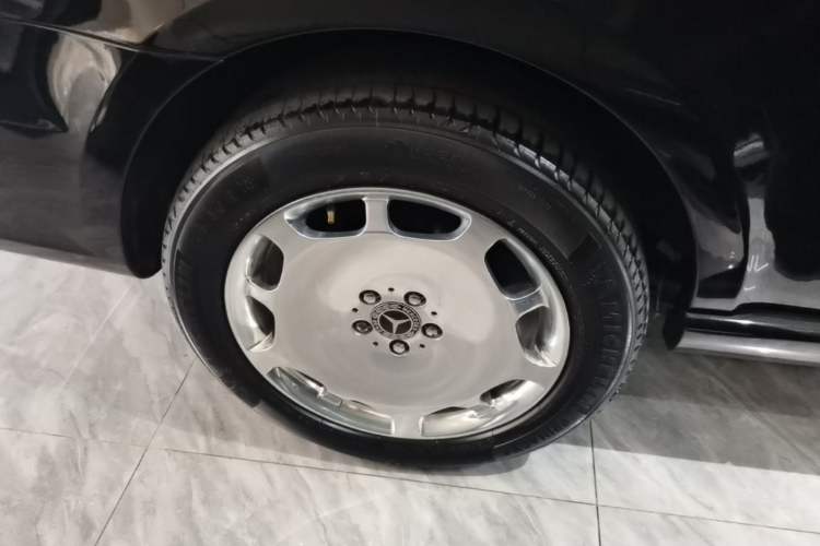 Used Mercedes-Benz V-Class 2016 V 260 L Prestige Extended Edition Right Rear Wheel Hub