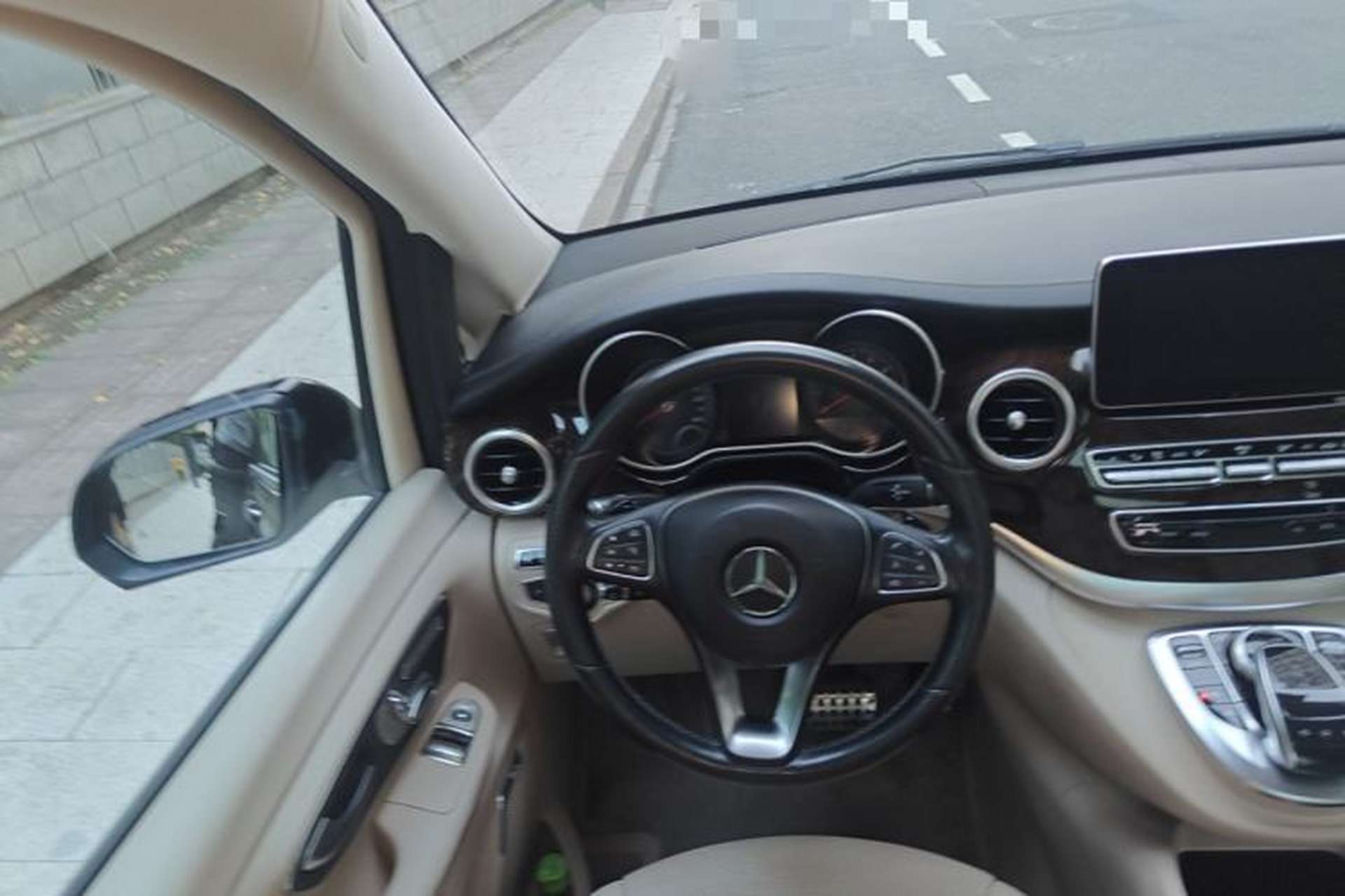 Used Mercedes-Benz V-Class 2016 V 260 L Prestige Extended Edition Steering Wheel