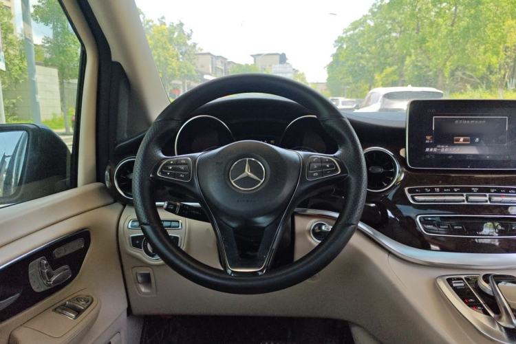Used Mercedes-Benz V-Class 2016 V 260 Prestige Edition Steering Wheel