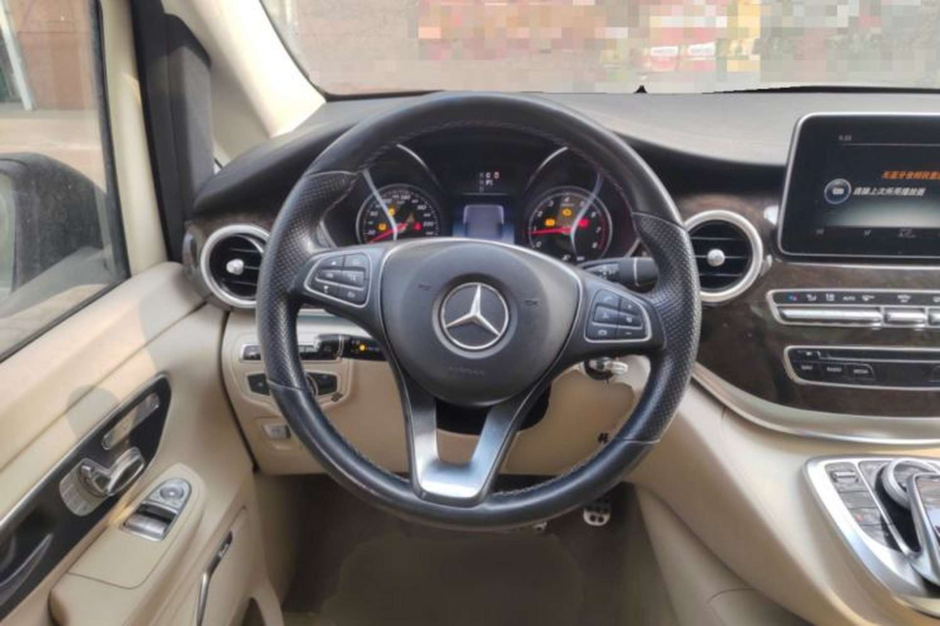 Used Mercedes-Benz V-Class 2016 V 260 L Prestige Extended Edition Steering Wheel