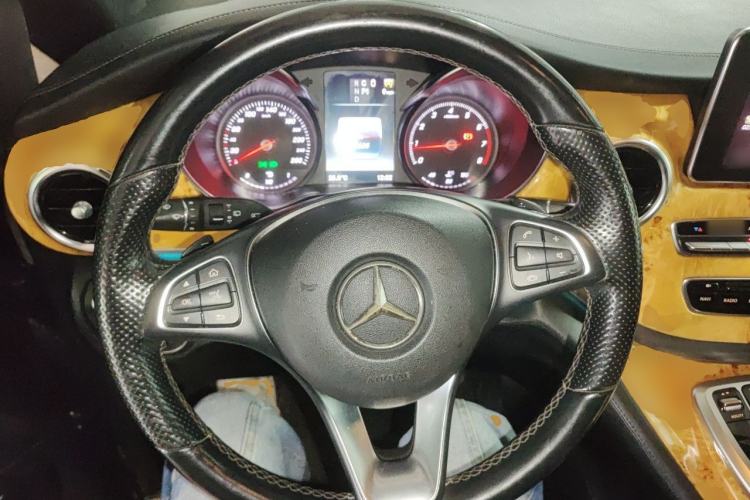 Used Mercedes-Benz V-Class 2016 V 260 L Prestige Extended Edition Steering Wheel