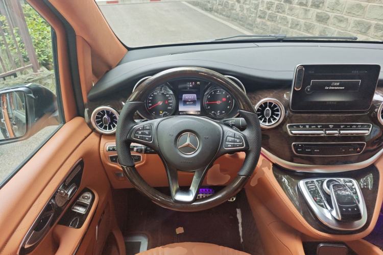 Used Mercedes-Benz V-Class 2016 V 260 Prestige Edition Steering Wheel