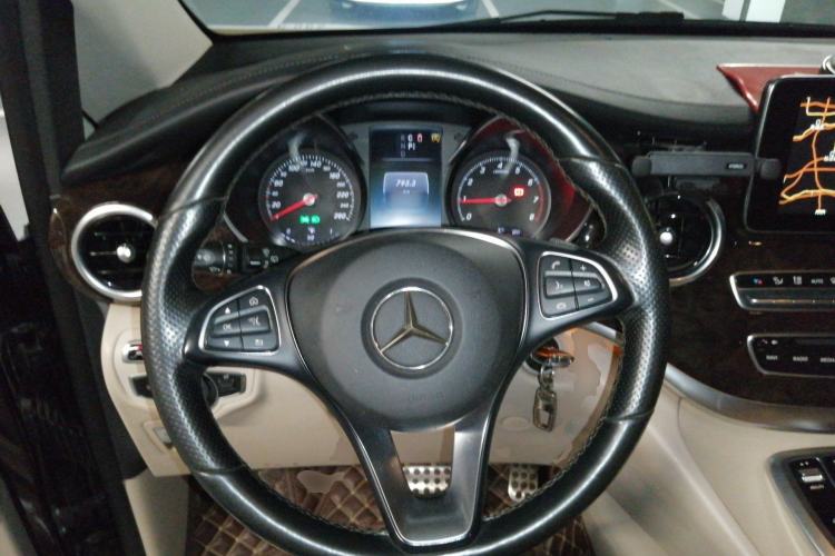 Used Mercedes-Benz V-Class 2016 V 260 L Prestige Extended Edition Steering Wheel