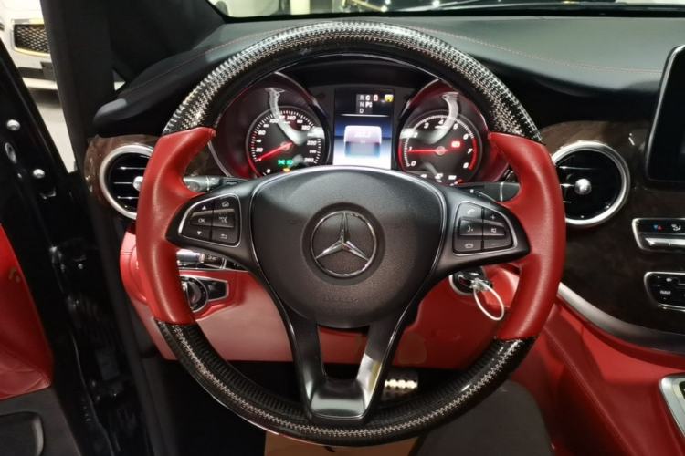 Used Mercedes-Benz V-Class 2016 V 260 L Prestige Extended Edition Steering Wheel