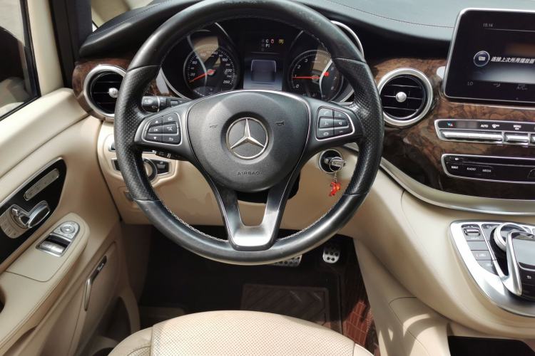 Used Mercedes-Benz V-Class 2016 V 260 Prestige Edition Steering Wheel