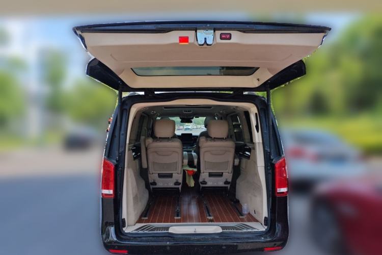 Used Mercedes-Benz V-Class 2016 V 260 Prestige Edition Trunk