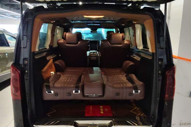 Used Mercedes-Benz V-Class 2016 V250 2.0T U.S. Spec Trunk