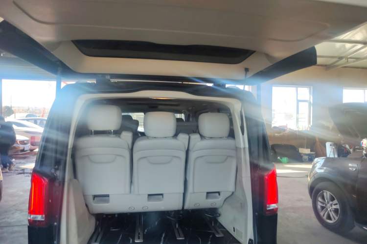 Used Mercedes-Benz V-Class 2016 V 260 Prestige Edition Trunk