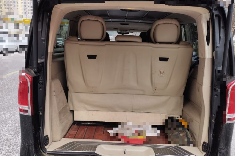 Used Mercedes-Benz V-Class 2016 V 260 Avantgarde Edition Trunk