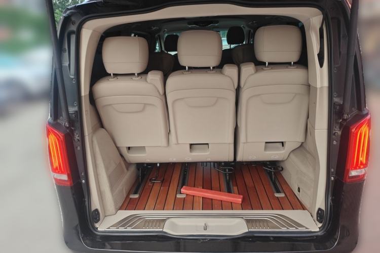 Used Mercedes-Benz V-Class 2016 V 260 Avantgarde Edition Trunk