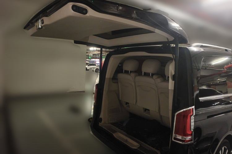 Used Mercedes-Benz V-Class 2016 V 260 Prestige Edition Trunk