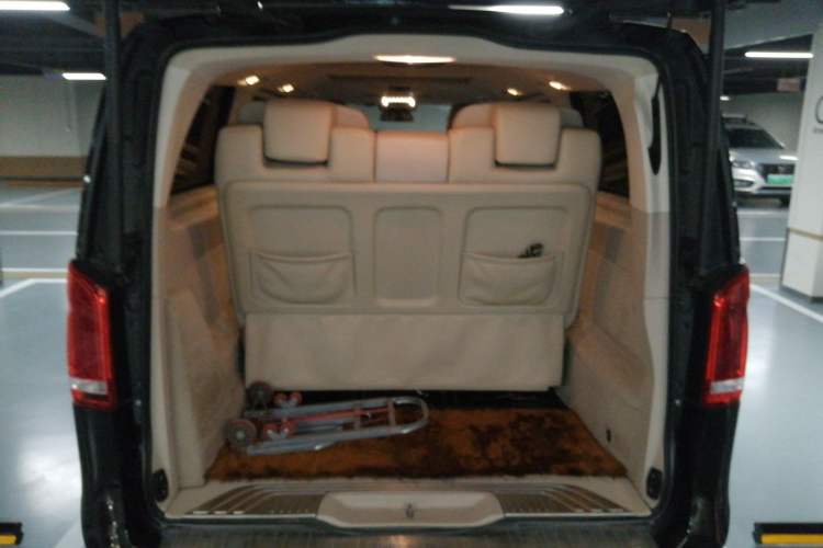Used Mercedes-Benz V-Class 2016 V 260 L Prestige Extended Edition Trunk