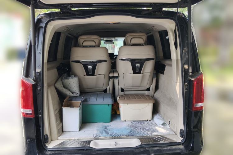 Used Mercedes-Benz V-Class 2016 V 260 Avantgarde Edition Trunk