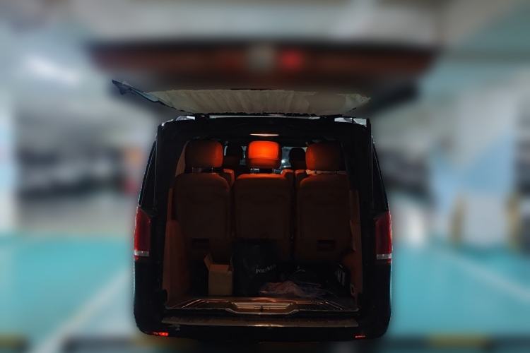 Used Mercedes-Benz V-Class 2016 V 260 Avantgarde Edition Trunk