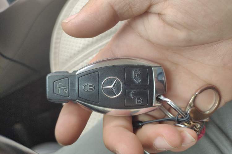 Used Mercedes-Benz V-Class 2016 V 260 Prestige Edition Vehicle Key