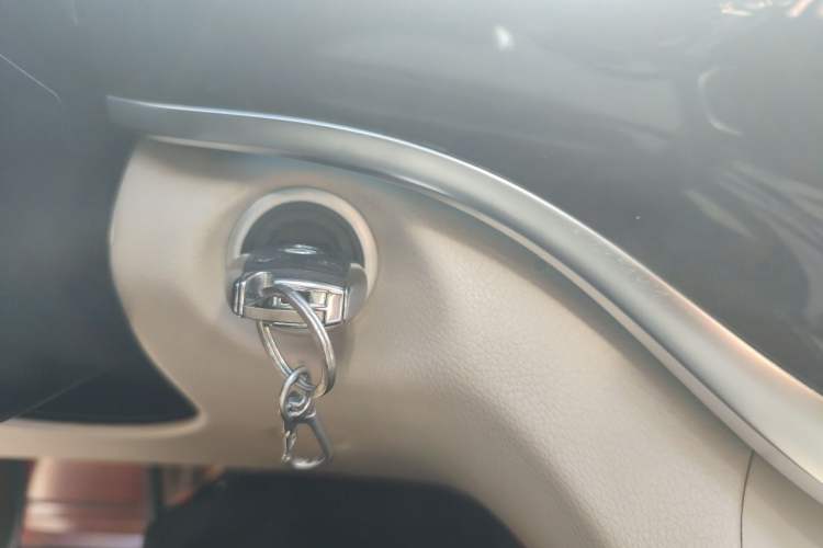 Used Mercedes-Benz V-Class 2016 V 260 L Prestige Extended Edition Vehicle Key