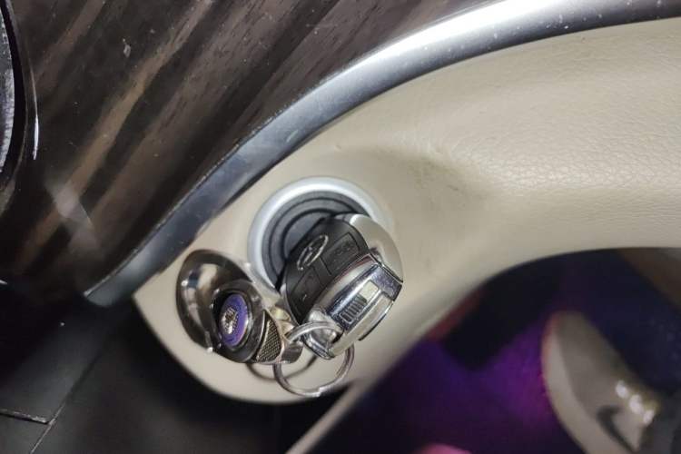 Used Mercedes-Benz V-Class 2016 V 260 Avantgarde Edition Vehicle Key