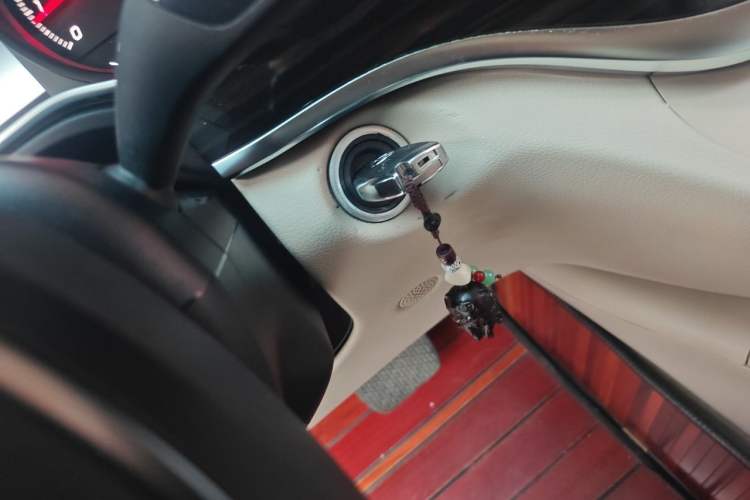 Used Mercedes-Benz V-Class 2016 V 260 Avantgarde Edition Vehicle Key