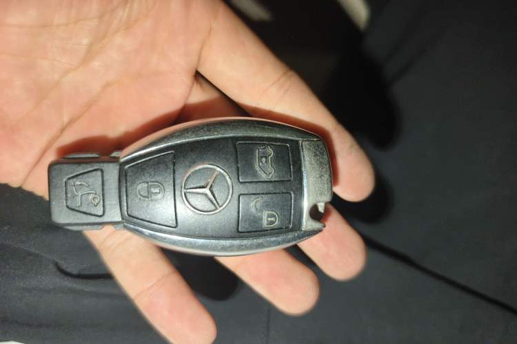 Used Mercedes-Benz V-Class 2016 V 260 Prestige Edition Vehicle Key