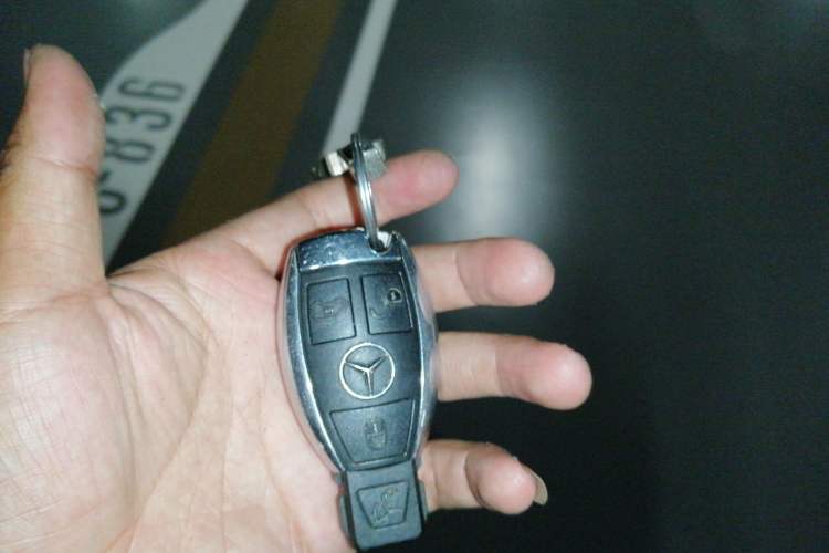 Used Mercedes-Benz V-Class 2016 V 260 L Prestige Extended Edition Vehicle Key